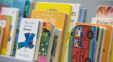 Kinderboeken in boekenkast