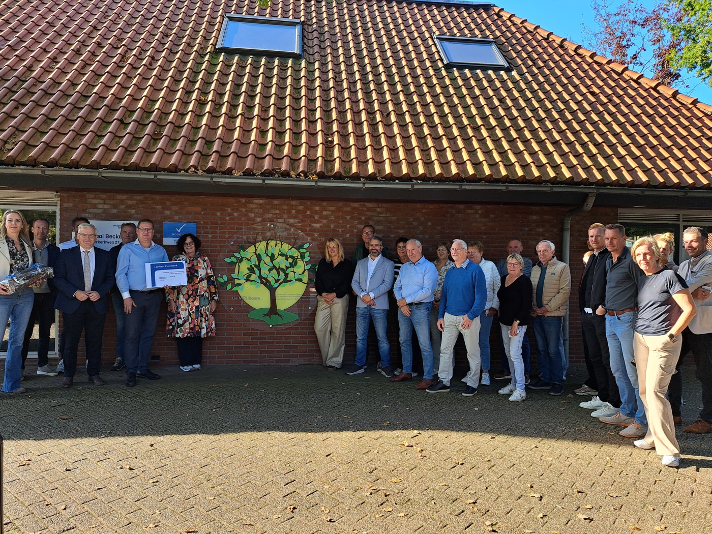 Beckum: Uitreiking subsidie voor Multiculturele accommodatie door gedeputeerde Gert Harm ten Bolscher