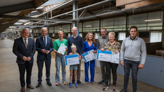  Op de foto v.l.n.r. Gert Harm ten Bolscher, Maurits von Martels, Nieske en Jeroen Neimeijer, Judith de Rijk, Henk en Alina Udink, Ruben Exterkate