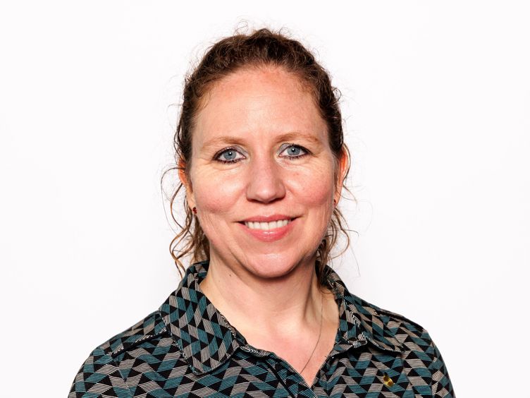 E. van der Mik (Elske)