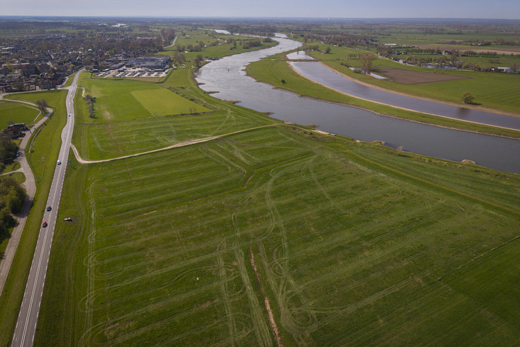 Minder hinder door combinatie onderhoud N337 Olst - Den Nul en versterken IJsseldijk