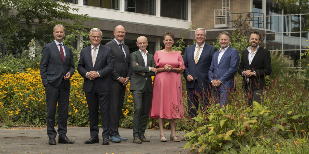 Van links naar rechts Maurits von Martels, Gert Harm ten Bolscher, Erwin Hoogland, Nico Versteeg, Liesbeth Grijsen, Andries Heidema, Martijn Dadema, Tijs de Bree