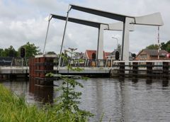 Beerzerbrug over het water