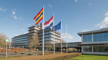 Provinciehuis in de zomer