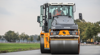 Asfaltering op de weg