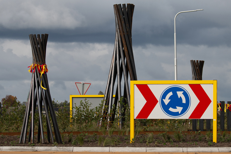 Nieuwe rotonde verbeeldt geschiedenis van Genemuiden