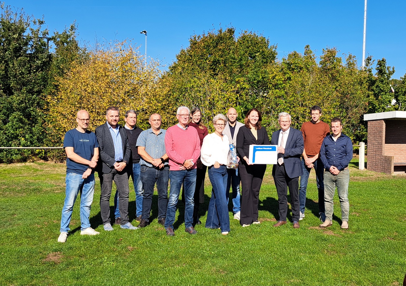 Langeveen: Uitreiking subsidie voor Multiculturele accommodatie door gedeputeerde Gert Harm ten Bolscher