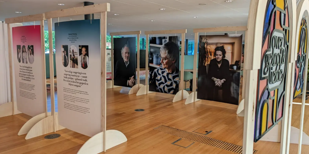 Tentoonstelling Geloof en Liefde op de Brug provinciehuis Overijssel