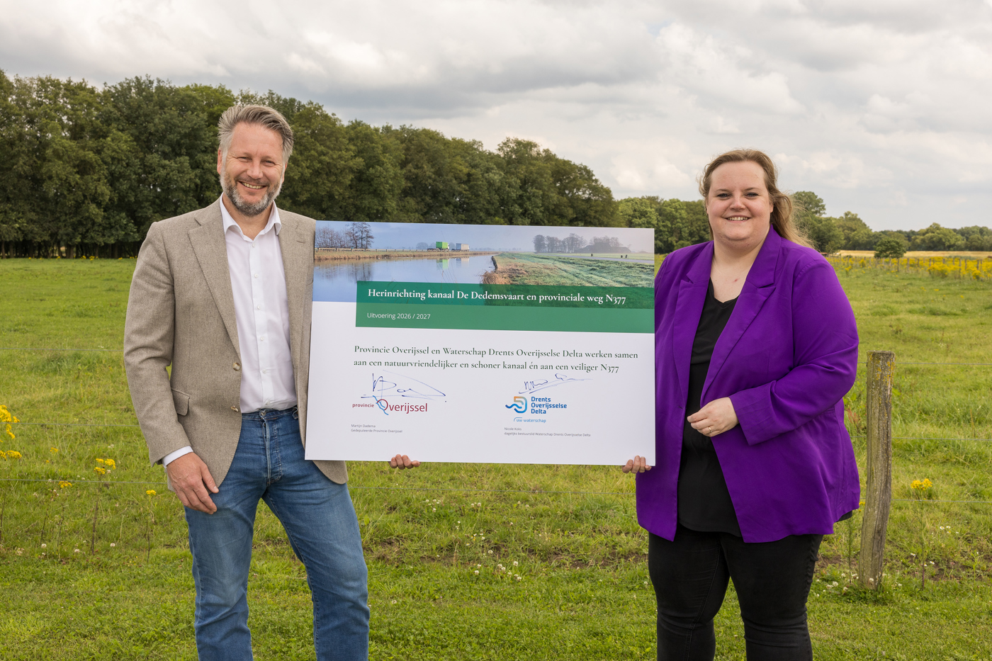 Gedeputeerde Martijn Dadema (Provincie Overijssel) en Bestuurslid Nicole Koks (Waterschap Drents-Overijsselse Delta)
