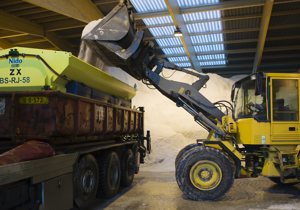 Graafmachine die zout schept